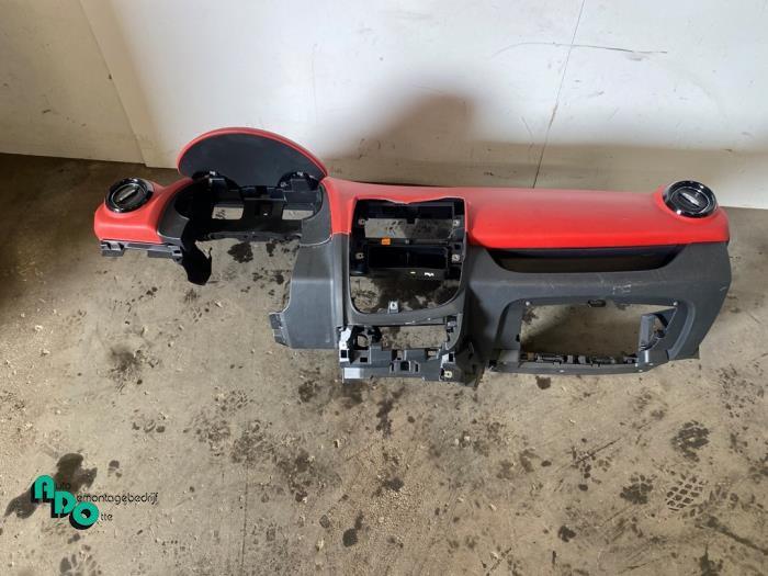 Dashboard van een Renault Clio (Clio 4 12-), Auto-onderdelen, Dashboard en Schakelaars, Renault, Gebruikt, 3 maanden garantie