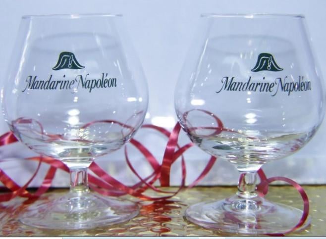 2 vintage ballonglazen likeur Mandarine Napoleon - OPRUIM, Ophalen of Verzenden, Zo goed als nieuw, Borrel- of Shotglas