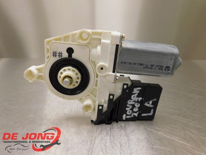 Moteur de vitre portière d'un Volkswagen Touran, Autos : Pièces & Accessoires, Carrosserie & Tôlerie, Volkswagen, Utilisé, 3 mois de garantie