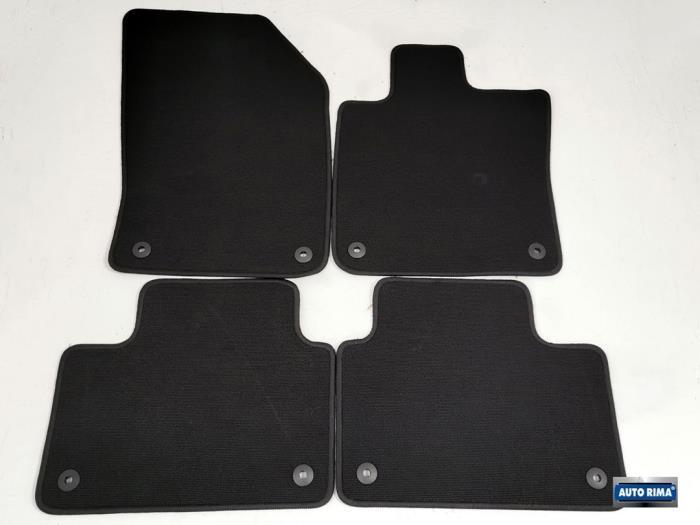 Kit tapis d'un Volvo V60, Autos : Pièces & Accessoires, Habitacle & Garnissage, Volvo, Utilisé, 3 mois de garantie, Enlèvement ou Envoi