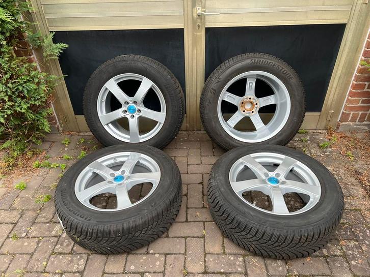 Winterbanden Bridgestone met velgen en druksensoren, Auto-onderdelen, Banden en Velgen, Velg(en), Winterbanden, Ophalen