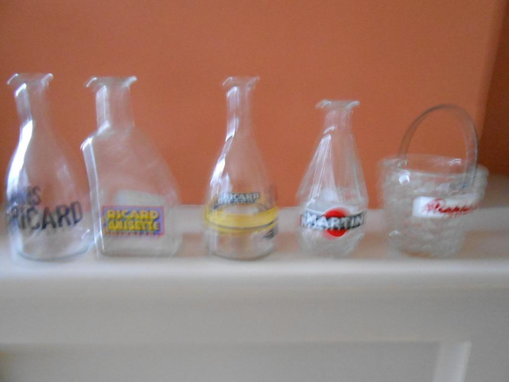 4 karaffen voor aperitief + ijsemmertje St Rafael, Ophalen