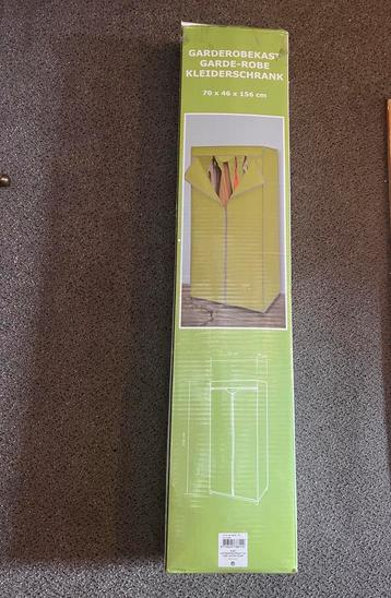 Kleerkast in stof met rits&kledingstang 70x46x156cm NIEUW beschikbaar voor biedingen