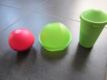 2 appeldoosjes of fruitboxen + 1 langwerpig potje met deksel beschikbaar voor biedingen