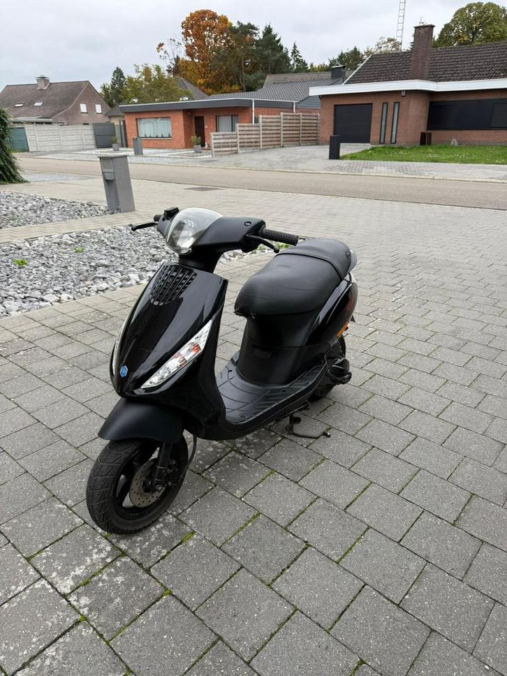 Piaggio Zip B Klasse 2 Takt, Fietsen en Brommers, Scooters | Piaggio, Zo goed als nieuw, Zip, Benzine, Ophalen