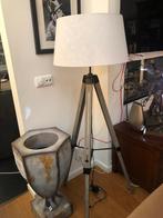 Nieuwe vloerlamp - staande lamp rustieke driepoot flamant, Huis en Inrichting, Lampen | Vloerlampen, Ophalen of Verzenden, Nieuw