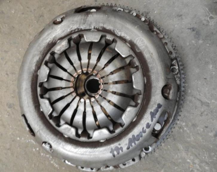 A vendre embrayage 1400tdi, Autos : Pièces & Accessoires, Moteurs & Accessoires, Volkswagen, Utilisé, Enlèvement