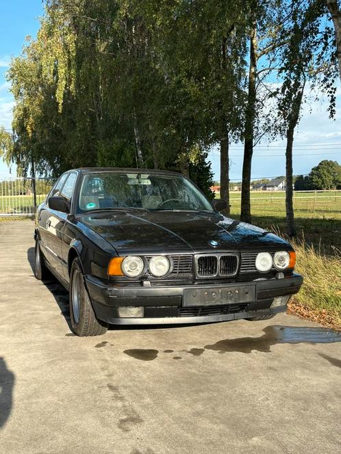Bmw E34 535i manueel Oldtimer 213k km, Auto's, BMW, Particulier, 5 Reeks, Benzine, Handgeschakeld, Zwart, Ophalen