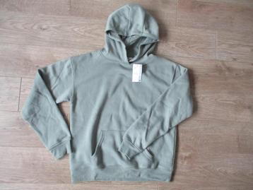 nieuwe hoodie, maat XS (of 164-170) beschikbaar voor biedingen