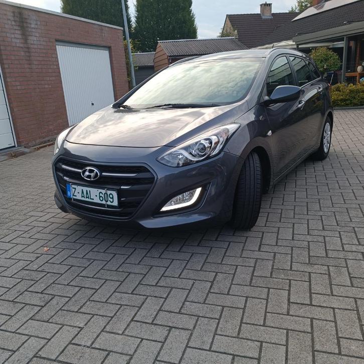 uitzonderlijk koopje,hyundai i30 stationwagen,16000km, Auto's, Hyundai, Bedrijf, Te koop, i30, ABS, Airbags, Airconditioning, Centrale vergrendeling