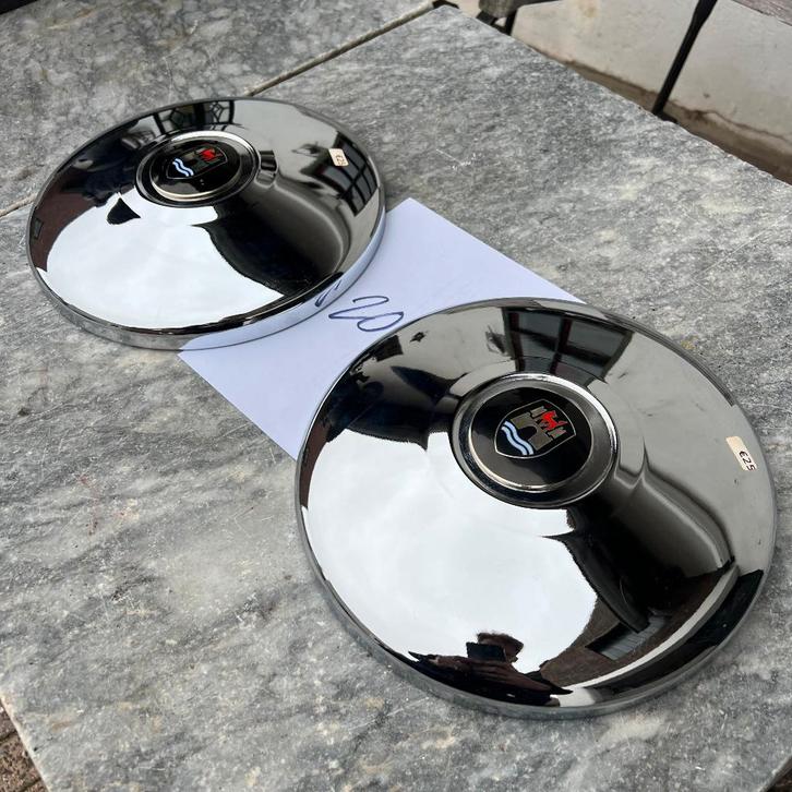 VW wieldoppenset 4x130 Karmann Ghia Kever 1968 en eerder, Auto diversen, Auto-accessoires, Gebruikt, Ophalen of Verzenden