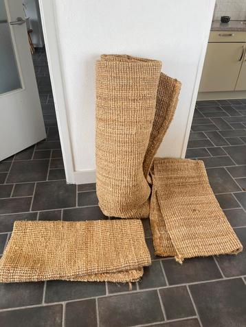3 tapijten: grote 160x200, kleine 120x160 beschikbaar voor biedingen