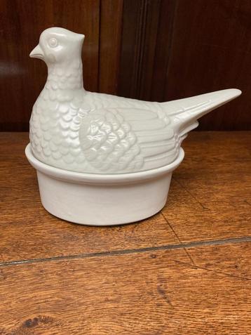 Patépot en Kommetje in de vorm van Artichoc met lepeltje beschikbaar voor biedingen