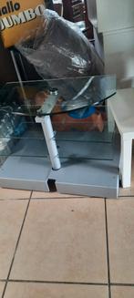 Tv tafel int glas met wielen, Ophalen, Zo goed als nieuw, Glas