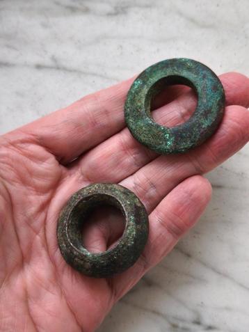 DOGON bronzen muntringen beschikbaar voor biedingen