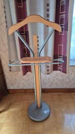 valet de chambre sur pied, Ophalen, Nieuw