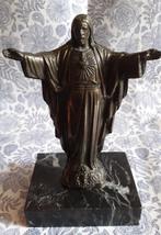 christ au sacre coeur regule sur marbre, Ophalen of Verzenden