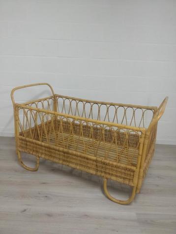 Vintage rotan kinderbed | Ledikant retro | Boheems bed beschikbaar voor biedingen