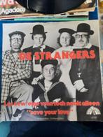 single De Strangers - Lot oew'eige vraa toch nooit alleen, Cd's en Dvd's, 7 inch, Single, Ophalen of Verzenden, Zo goed als nieuw