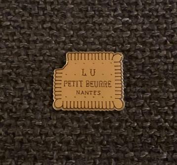 PIN - LU - PETIT BEURRE - KOEKJE - BISQUIT, Envoi, Utilisé, Marque, Insigne ou Pin's