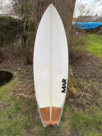 5'10" x 20 x 11/16 Fish by MAR Surfboards (Portugese shaper) beschikbaar voor biedingen