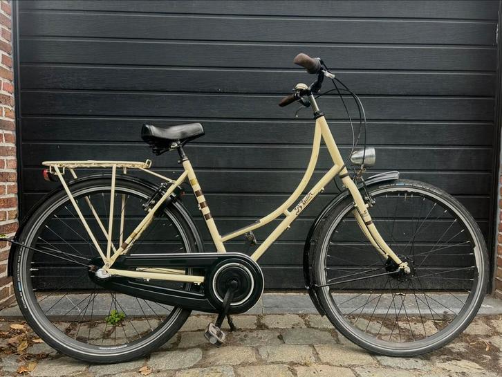 Damesfiets Btwin Beige creme kleur retro hollandse fiets, Fietsen en Brommers, Fietsen | Dames | Omafietsen, Versnellingen, Ophalen