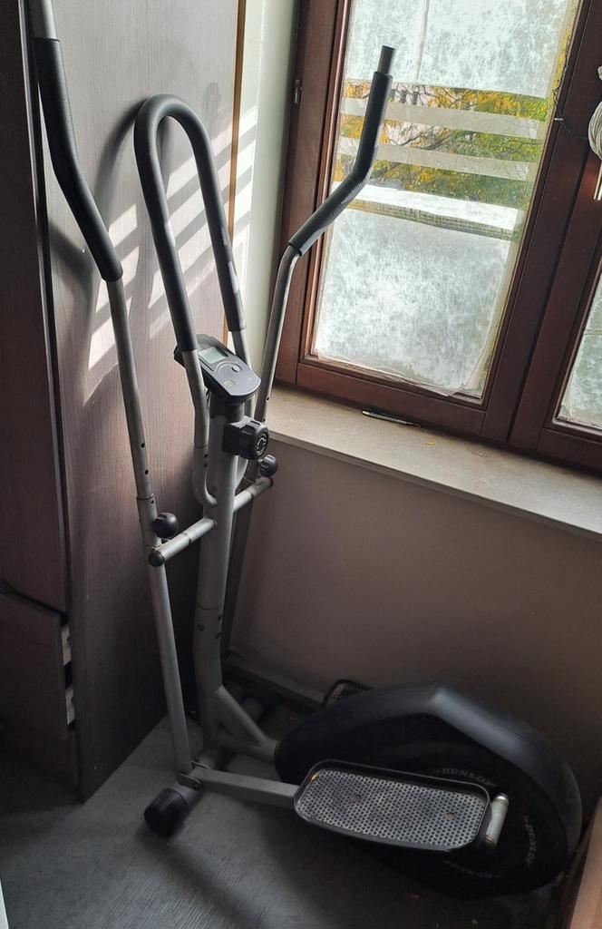 Crosstrainer Dunlop.ouder model.stoffig.werkt goed., Sport en Fitness, Fitnessapparatuur, Gebruikt, Crosstrainer, Ophalen