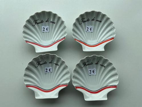 diverse schelpen in porselein of keramiek, Huis en Inrichting, Keuken | Servies, Zo goed als nieuw, Keramiek, Ophalen of Verzenden