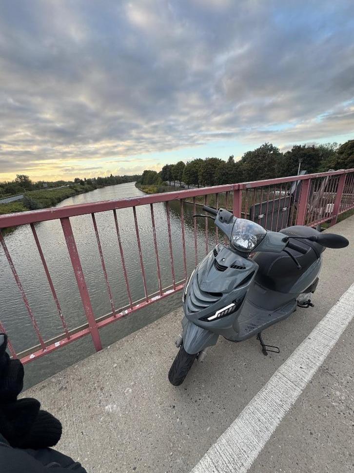 Piaggo zip a klasse, Fietsen en Brommers, Scooters | Piaggio, Nieuw, Zip, Klasse A (25 km/u), Benzine, Ophalen