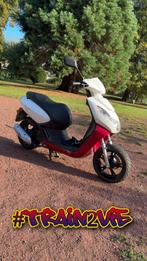 Peugeot kisbbe 4t euro 5 neuf, Fietsen en Brommers, Snorfietsen en Snorscooters, Ophalen of Verzenden, Zo goed als nieuw, Benzine