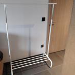 Kledingrek wit Ikea, Enlèvement