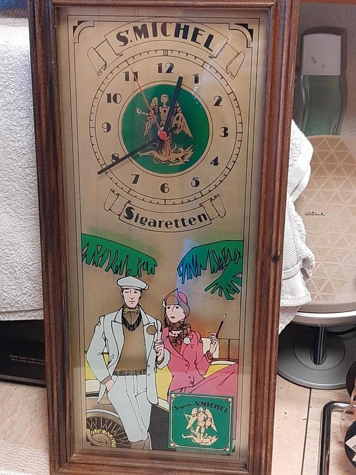 Zeldzame, EYE CATCHER Grote ST MICHEL winkelklok, Verzamelen, Rookartikelen, Aanstekers en Luciferdoosjes, Ophalen of Verzenden