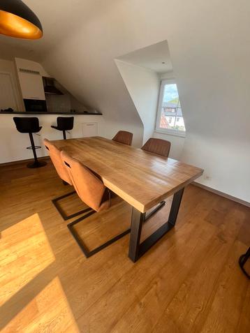 Industriële eettafel set massief hout + 4 microstof stoelen beschikbaar voor biedingen