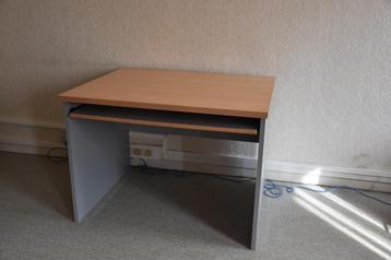 Bureau beschikbaar voor biedingen