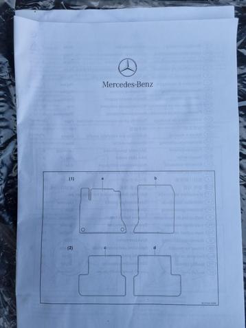 Jeu de tapis en velours MERCEDES GLA beschikbaar voor biedingen