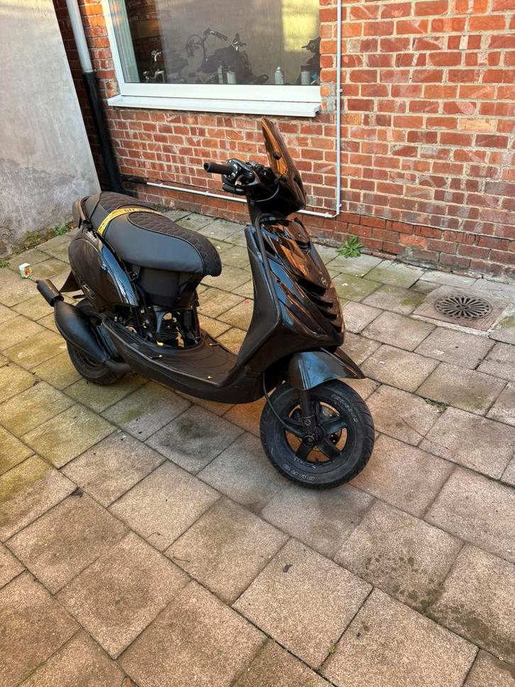 Piaggio zip 2000 a klasse, Fietsen en Brommers, Scooters | Piaggio, Zip, Ophalen