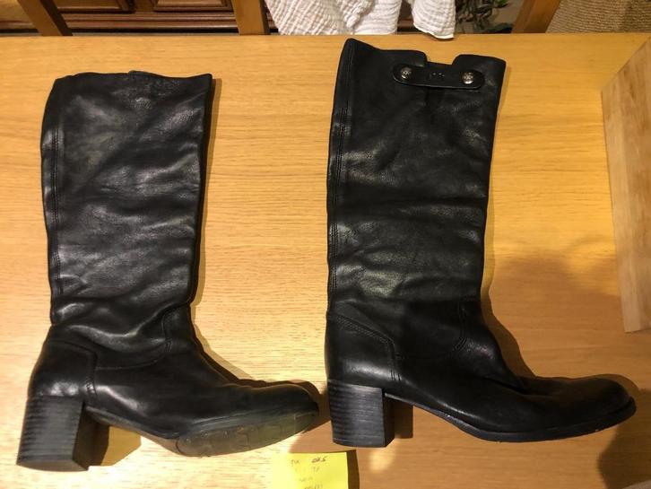 Bottes noires marque OXS, Vêtements | Femmes, Chaussures, Porté, Bottes hautes, Noir, Enlèvement ou Envoi