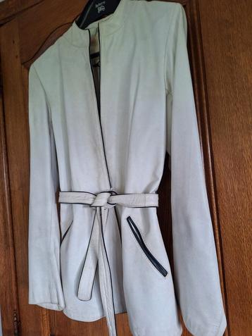 Longue veste en cuir blanc, taille 36