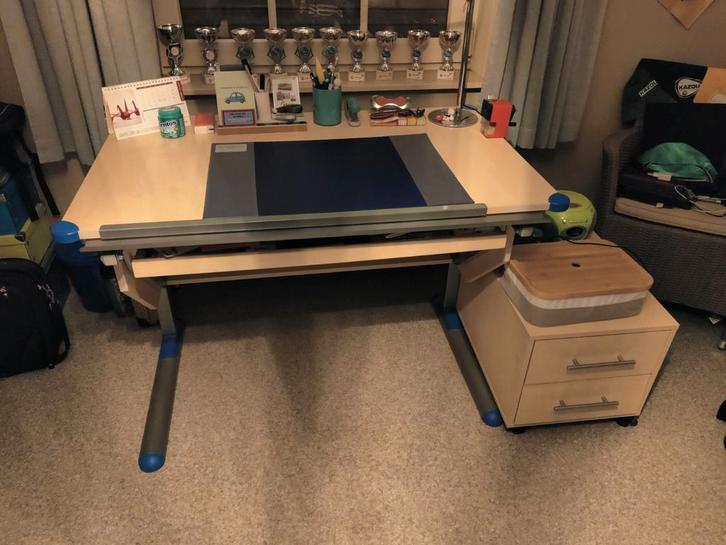 Bureau hoogte verstelbaar 5jr tot +18jr met rol ladekast, Huis en Inrichting, Bureaus, Zo goed als nieuw, Bureau, In hoogte verstelbaar