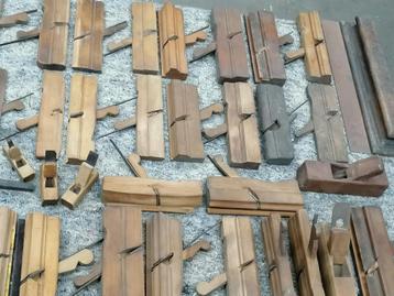 Oude handschaven en ander houtbewerkingsmateriaal. Meer dan, Enlèvement