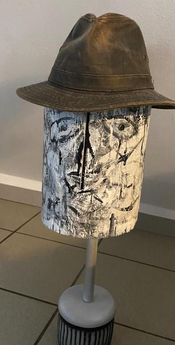Peinture sur bois beschikbaar voor biedingen