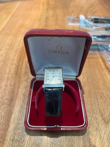 Omega Art Deco tank beschikbaar voor biedingen
