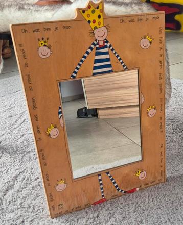 Houten kinderspiegel beschikbaar voor biedingen