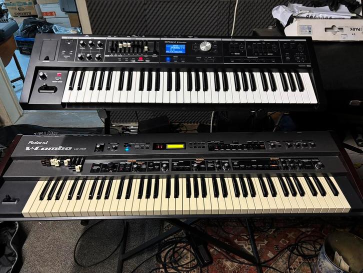 Roland VR-09B en Roland VR-760, Muziek en Instrumenten, Keyboards, Zo goed als nieuw, 76 toetsen, Roland, Aanslaggevoelig, Midi-aansluiting