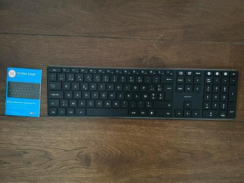 Bluebuilt draadloos toetsenbord (niet gebruikt), Computers en Software, Toetsenborden, Nieuw, Azerty, Draadloos, Ergonomisch, Multimediatoetsen