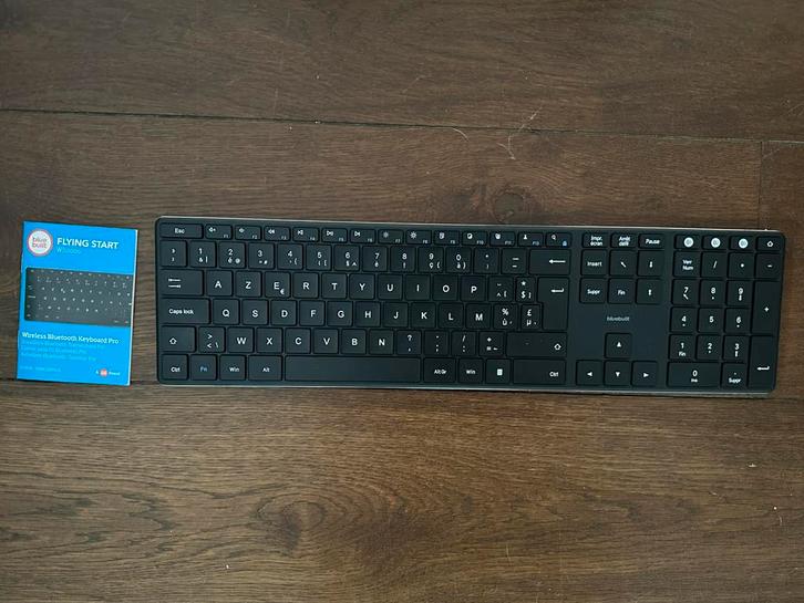 Bluebuilt draadloos toetsenbord (niet gebruikt), Computers en Software, Toetsenborden, Nieuw, Azerty, Draadloos, Ergonomisch, Multimediatoetsen