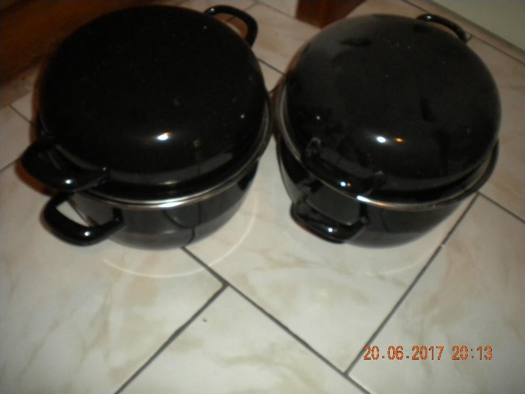 Grote mosselkastrollen 2x, Huis en Inrichting, Keuken | Potten en Pannen, Ophalen