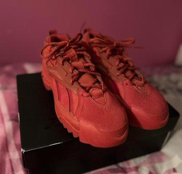 Sneakers met veters, Reebok Club C Cardi V2. beschikbaar voor biedingen