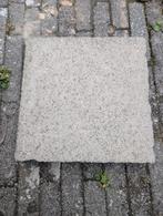 Tegel Grijs 30x30x5 - 70st=7m2
GRATIS, Doe-het-zelf en Bouw, Tegels, Ophalen, Zo goed als nieuw