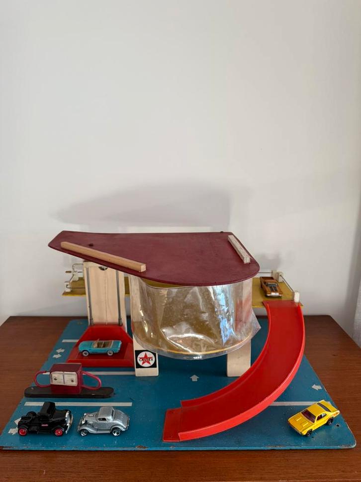 Vintage houten speelgoed garage – jaren ’50 (Caltex), Verzamelen, Speelgoed, Gebruikt, Ophalen
